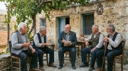 Η ζωή των γερόντων του χωριού στην Κύπρο